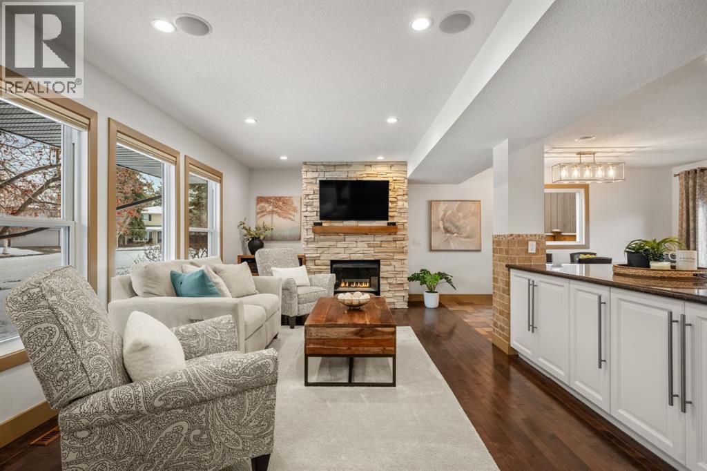 Single Family House for Sale in  Lake Fraser Place SE Lake Bonavista Calgary 