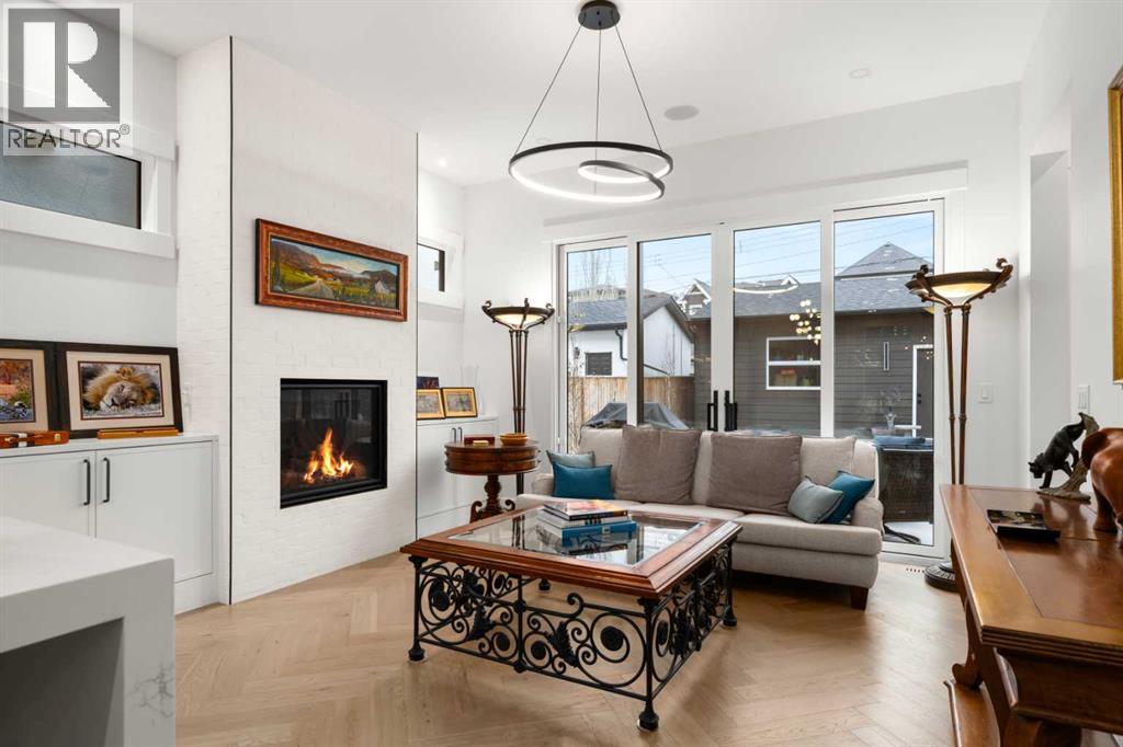 Single Family House for Sale in   Avenue SW Altadore Calgary 