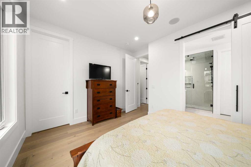 Single Family House for Sale in   Avenue SW Altadore Calgary 