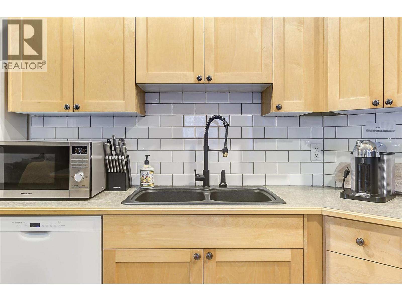 13411 Hermiston Drive, Summerland