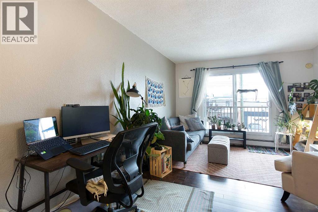 Single Family House for Sale in    Street NE Renfrew Calgary 