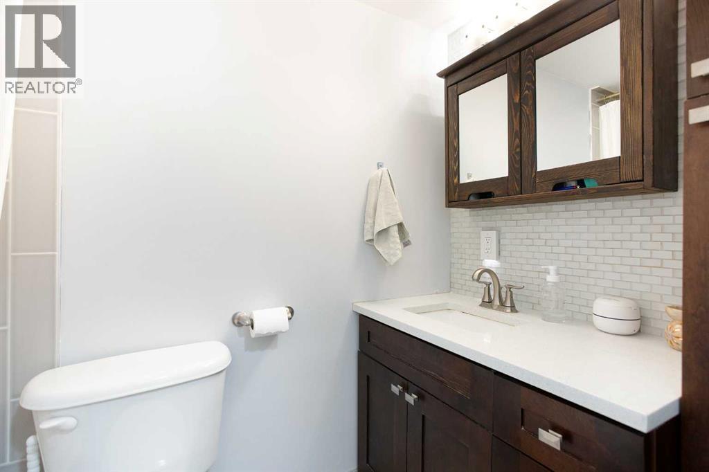 Single Family House for Sale in    Street NE Renfrew Calgary 