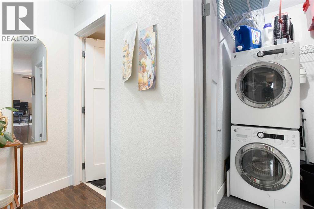 Single Family House for Sale in    Street NE Renfrew Calgary 