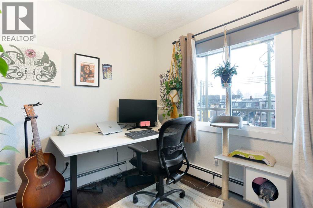 Single Family House for Sale in    Street NE Renfrew Calgary 