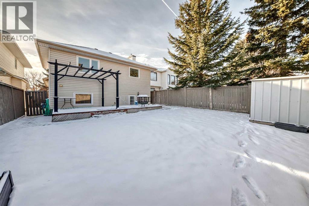 Single Family House 4 Level for Sale in  Hidden Valley Drive NW Hidden Valley Calgary 