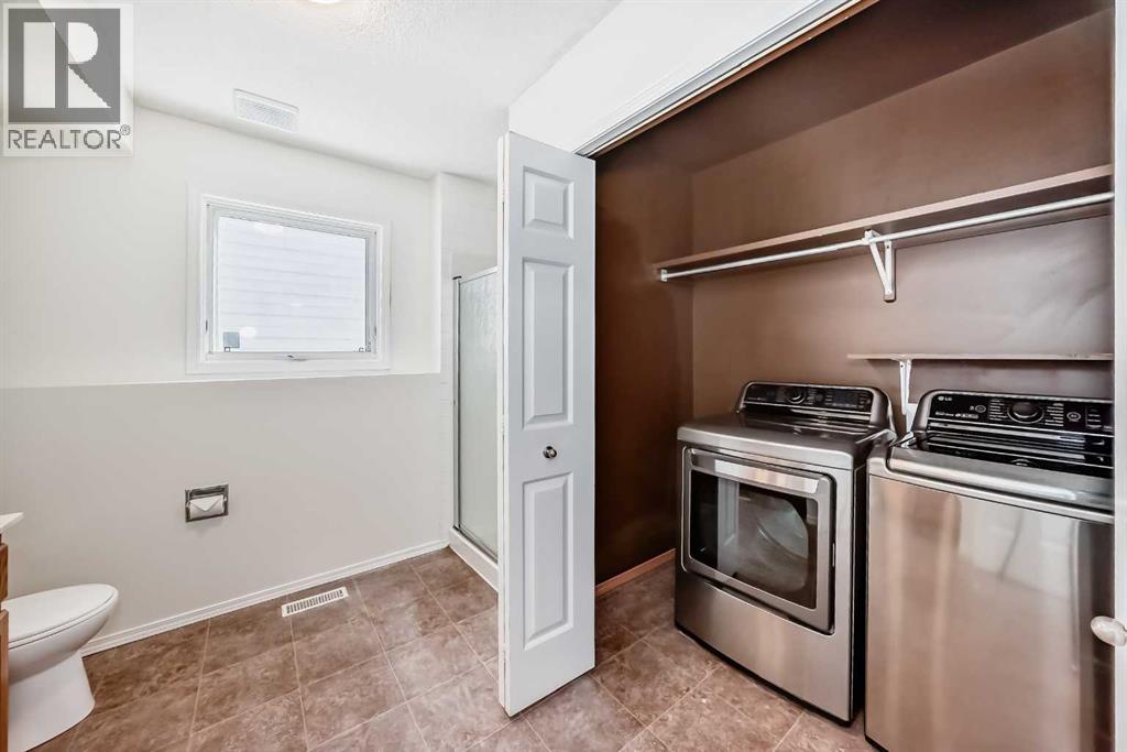 Single Family House 4 Level for Sale in  Hidden Valley Drive NW Hidden Valley Calgary 