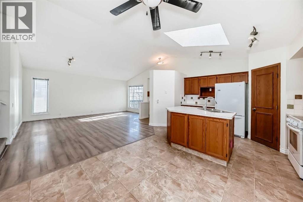 Single Family House 4 Level for Sale in  Hidden Valley Drive NW Hidden Valley Calgary 