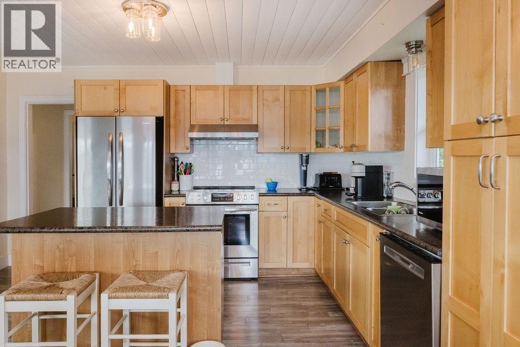 591 GIBSONS WAY, Gibsons