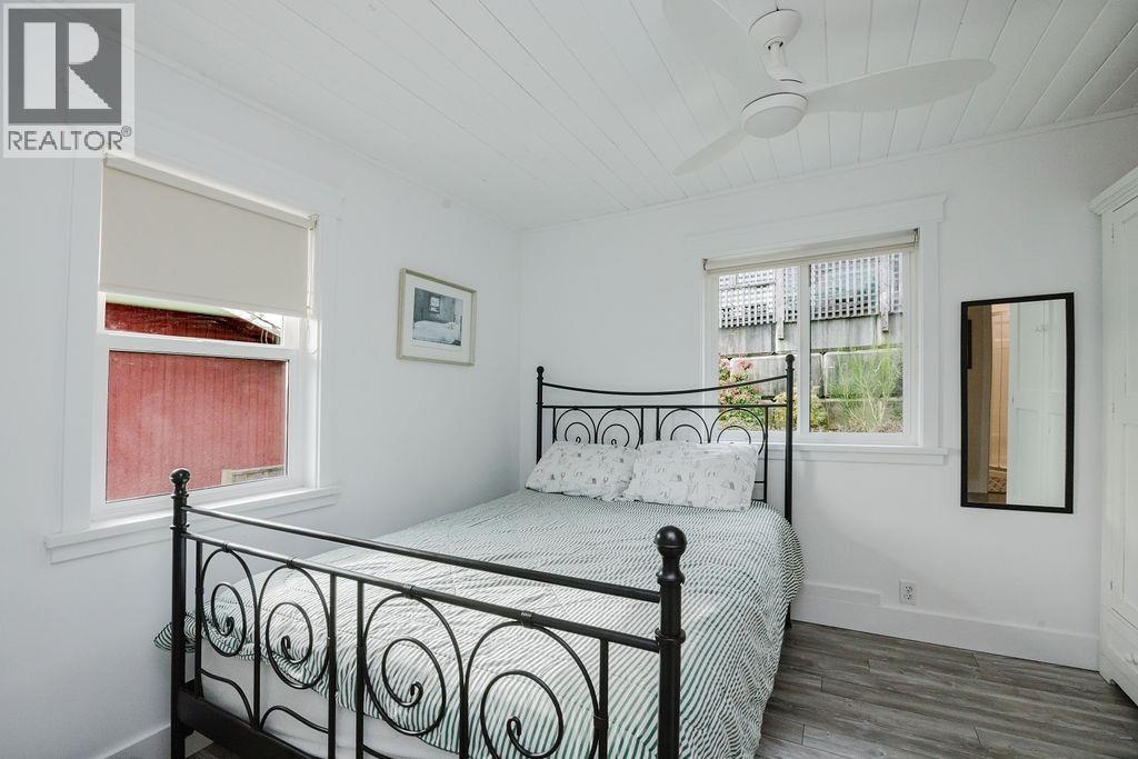 591 GIBSONS WAY, Gibsons