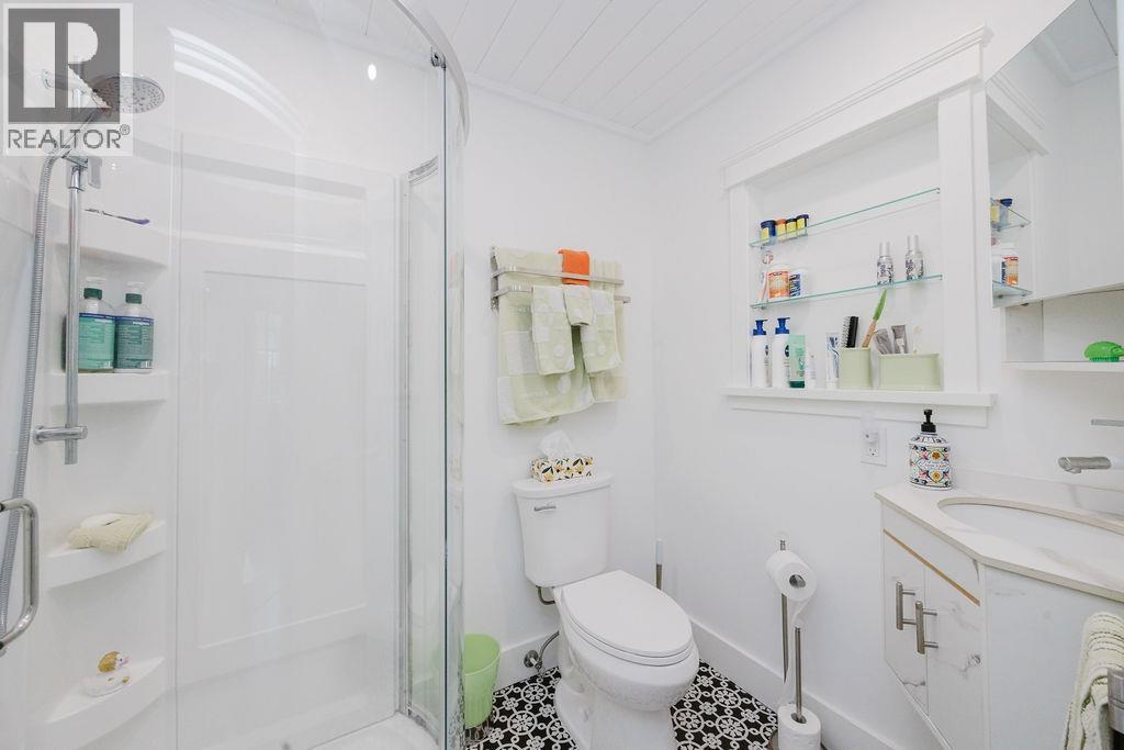 591 GIBSONS WAY, Gibsons