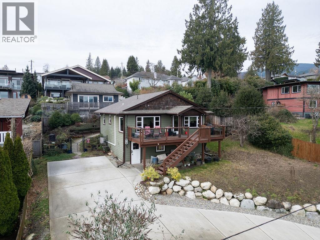 591 GIBSONS WAY, Gibsons