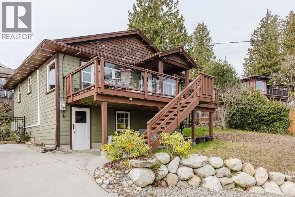 591 GIBSONS WAY, Gibsons