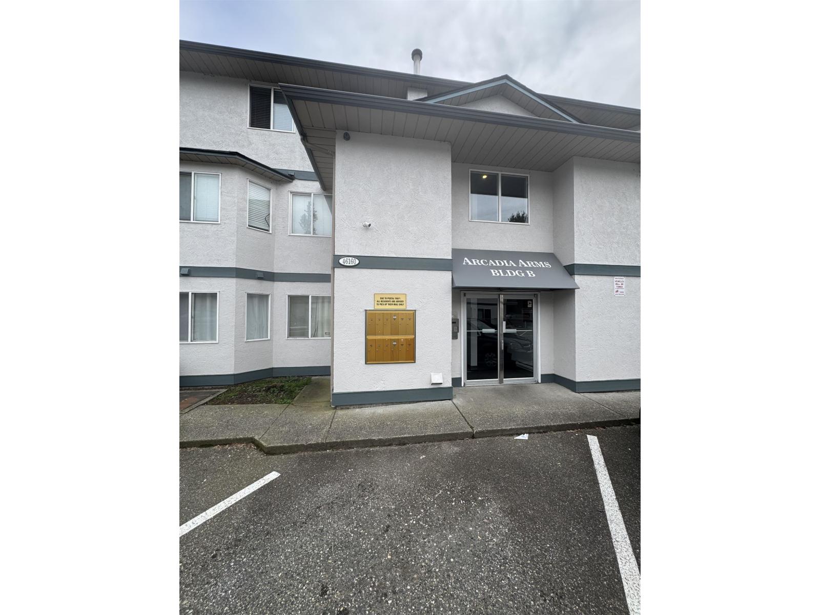 17 46160 PRINCESS Avenue - main photo