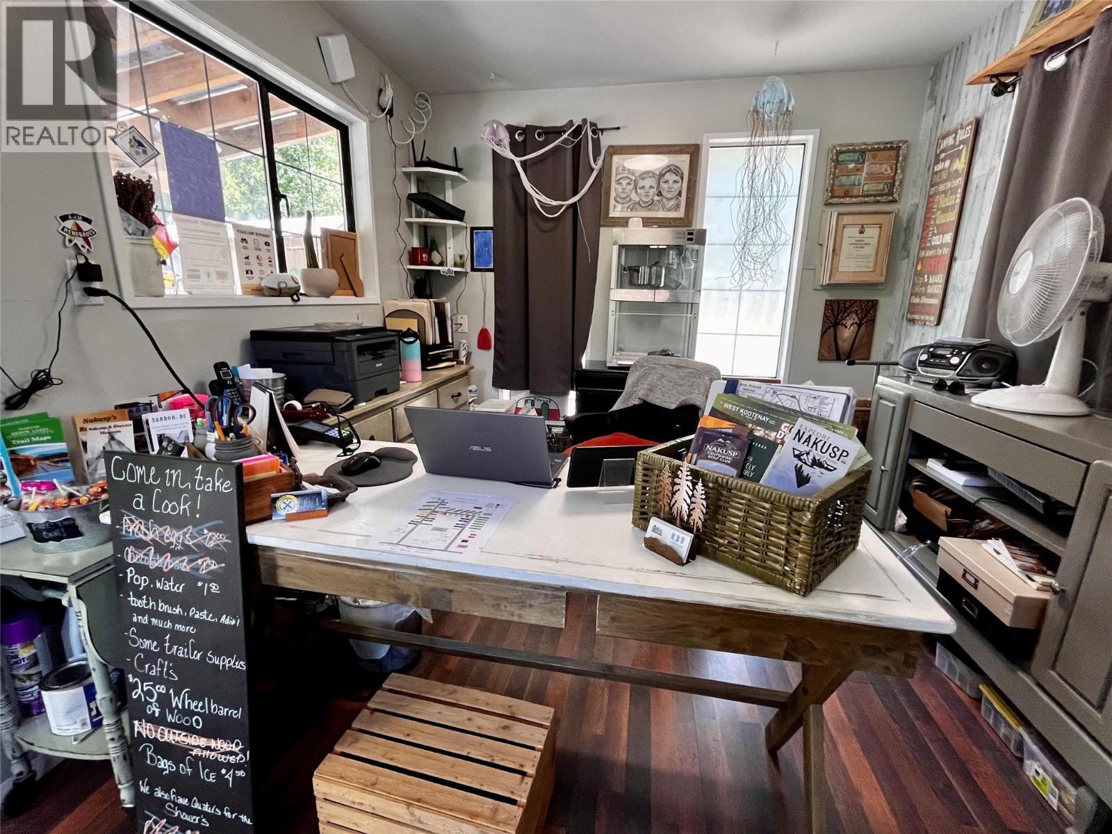 1701 Highway 23 Highway, Nakusp