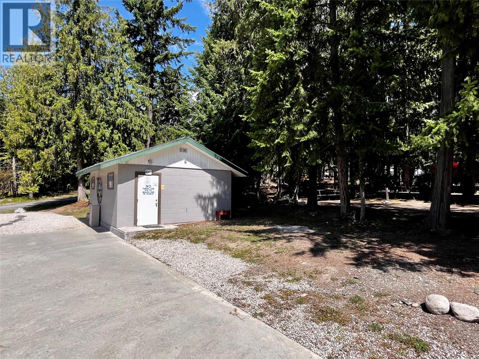 1701 Highway 23 Highway, Nakusp