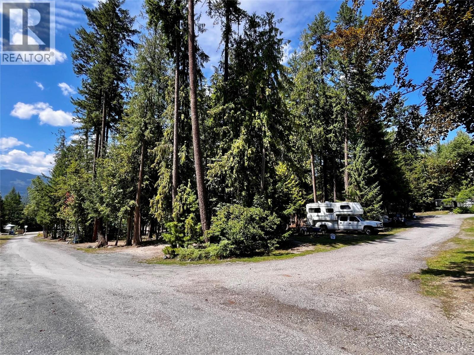 1701 Highway 23 Highway, Nakusp
