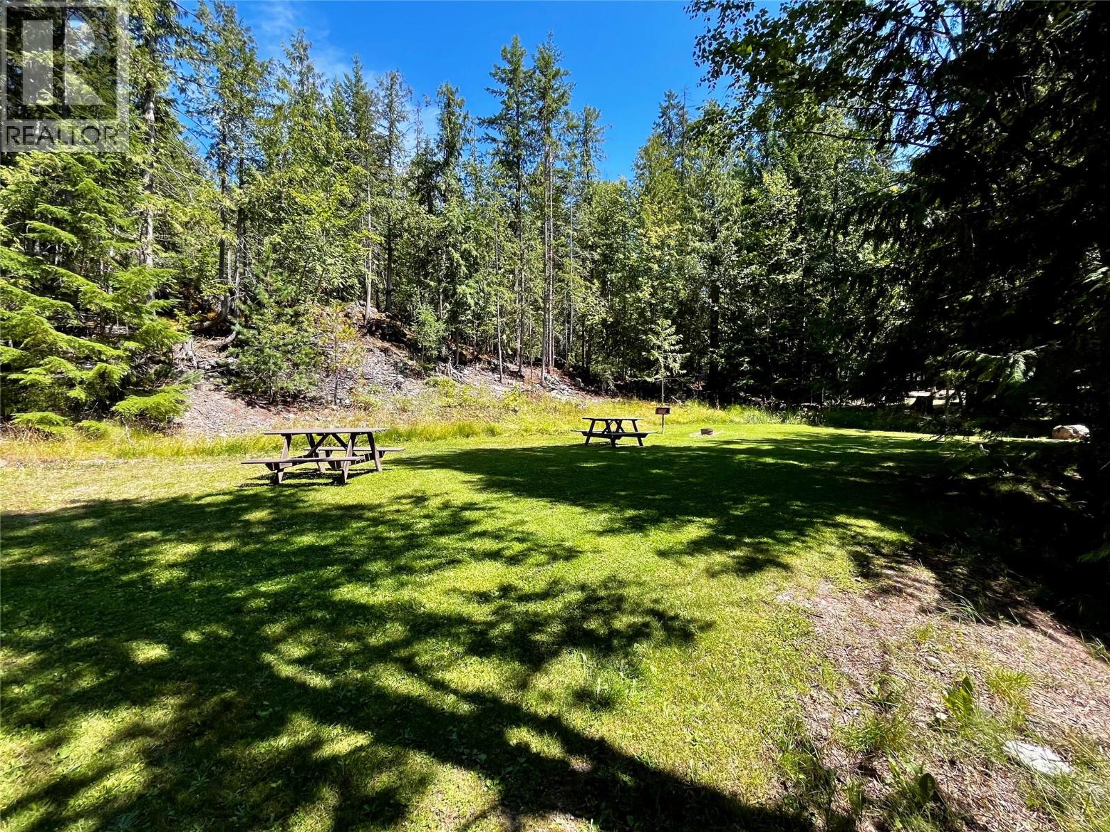 1701 Highway 23 Highway, Nakusp