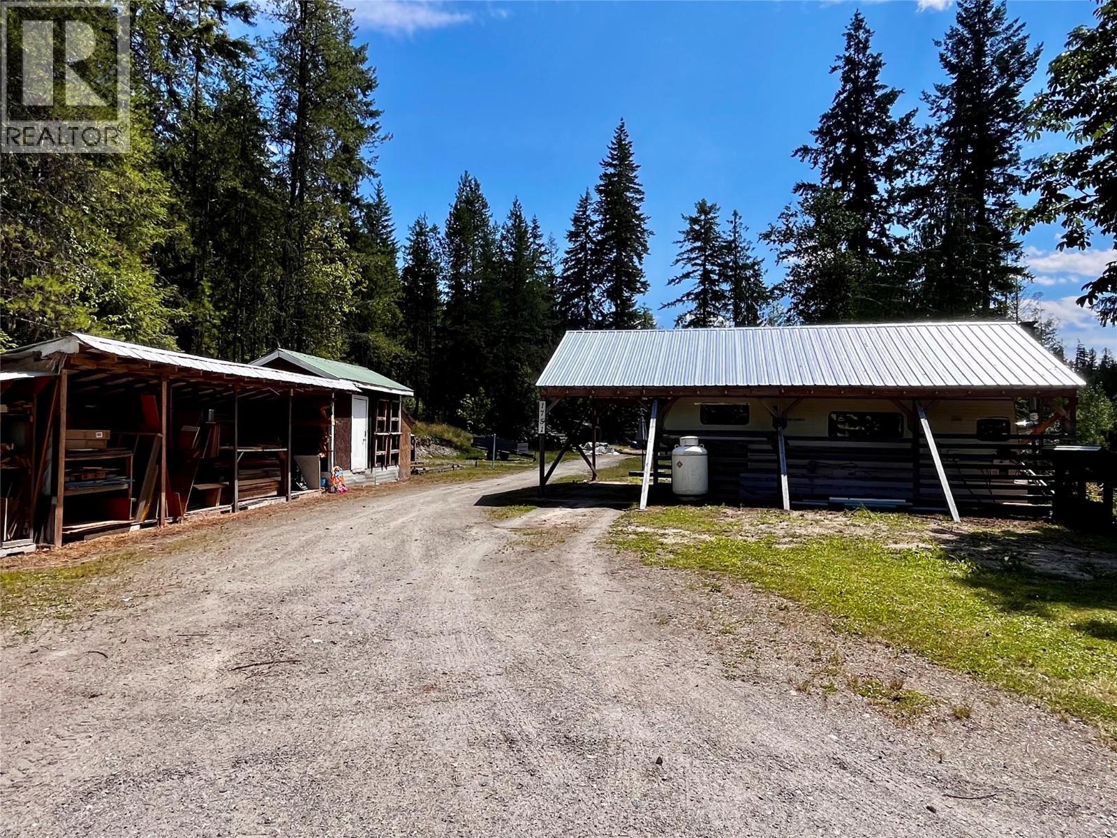 1701 Highway 23 Highway, Nakusp