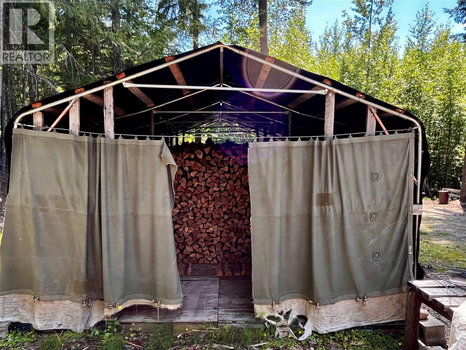 1701 Highway 23 Highway, Nakusp