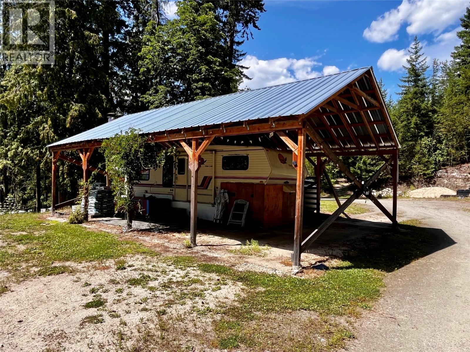 1701 Highway 23 Highway, Nakusp