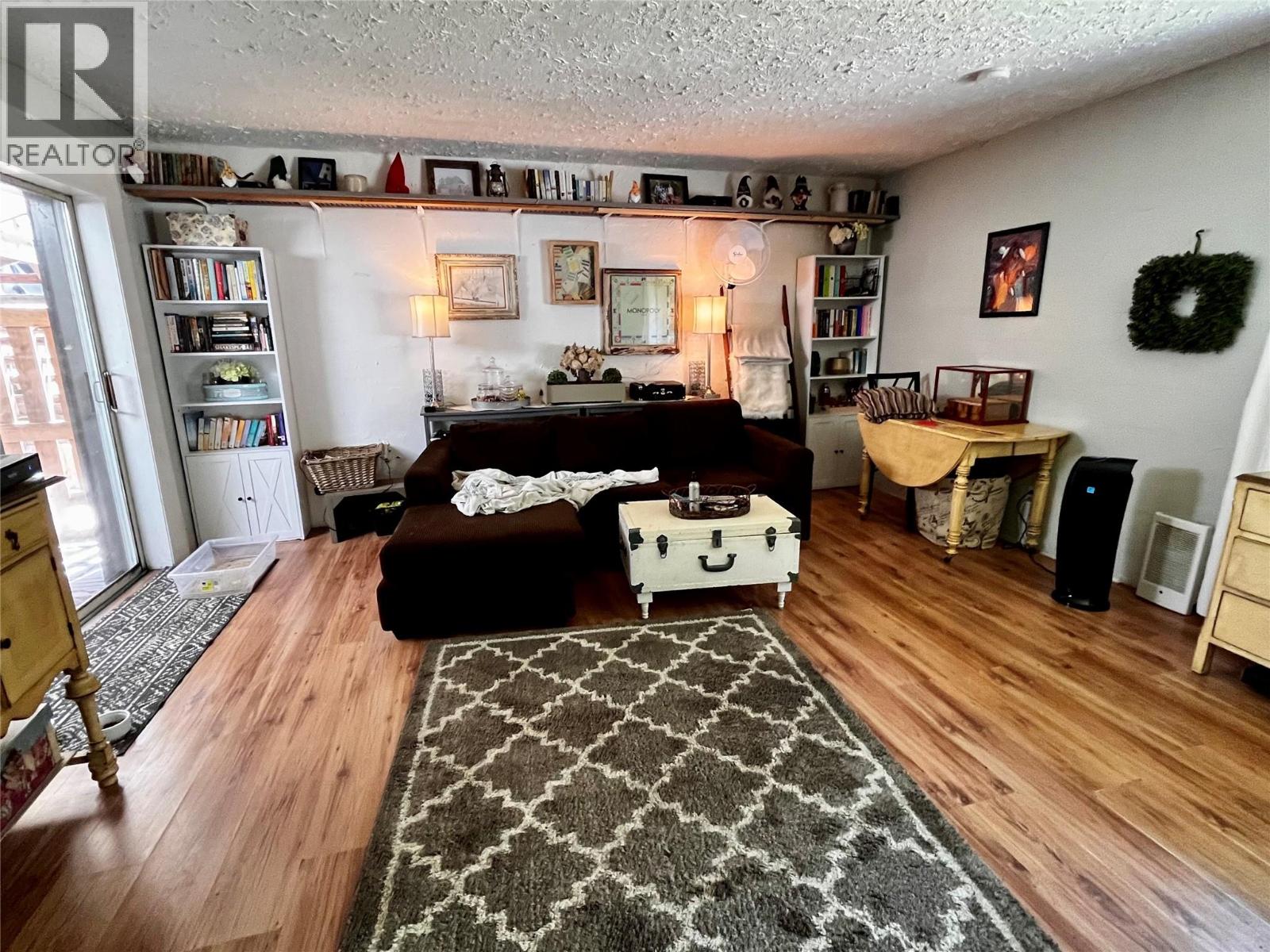 1701 Highway 23 Highway, Nakusp