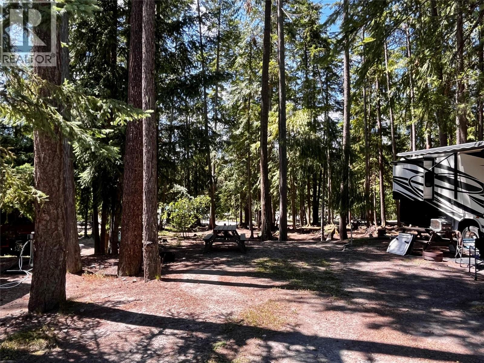 1701 Highway 23 Highway, Nakusp