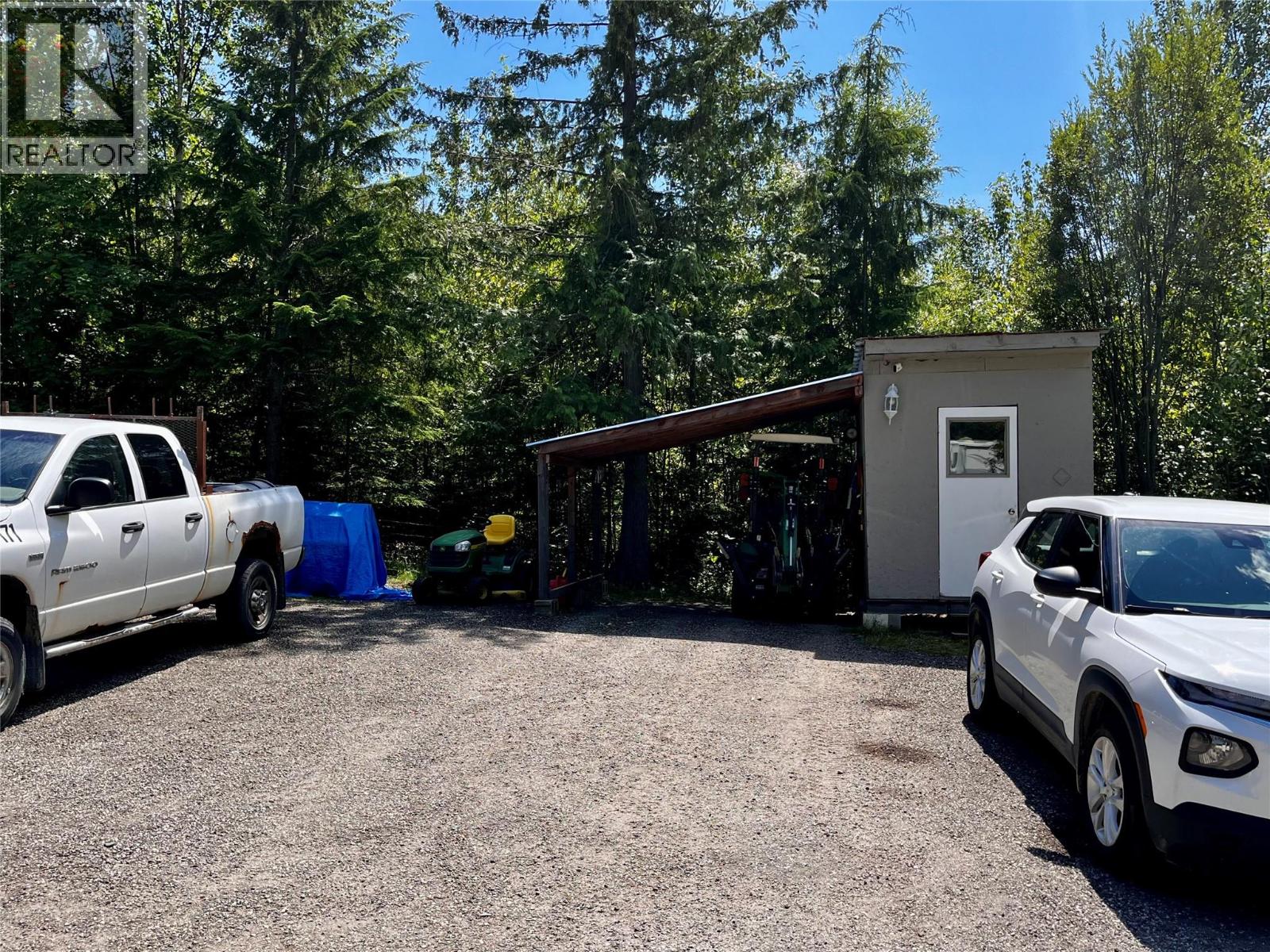 1701 Highway 23 Highway, Nakusp