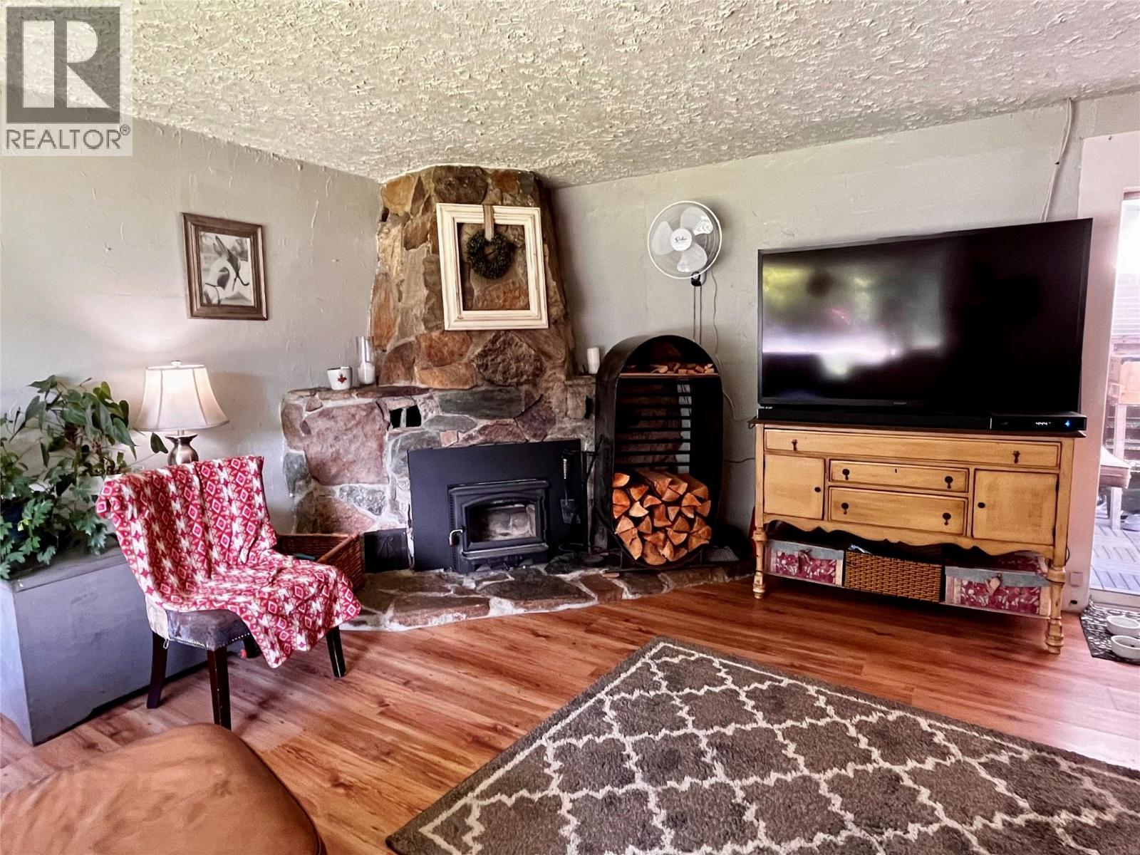 1701 Highway 23 Highway, Nakusp