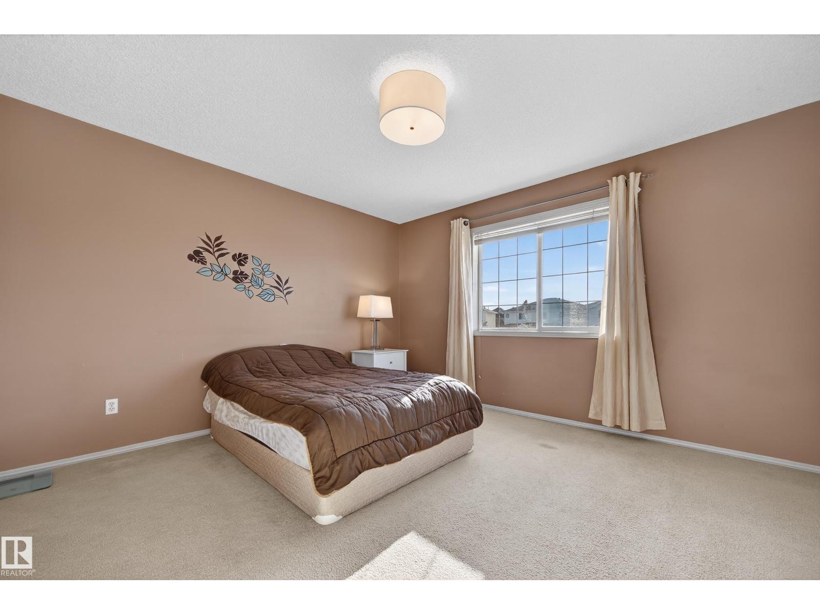 6840 159A AV NW, Edmonton