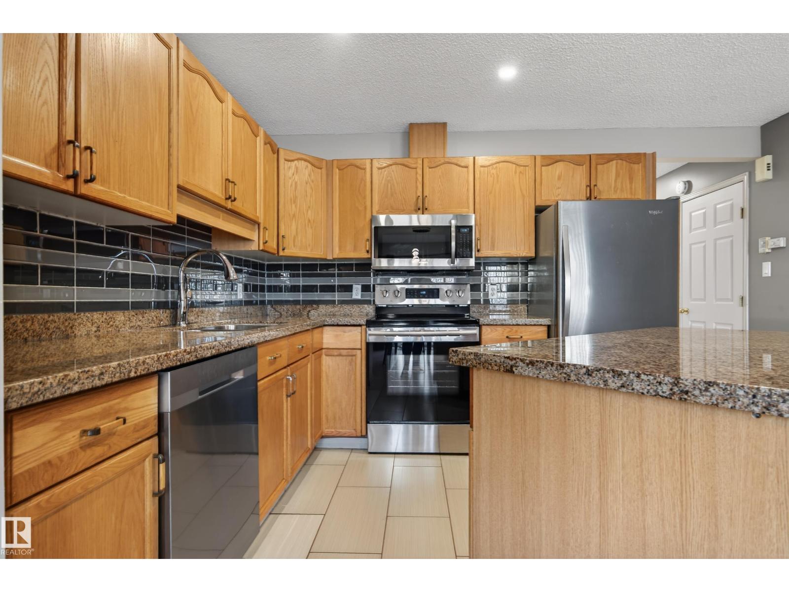 6840 159A AV NW, Edmonton