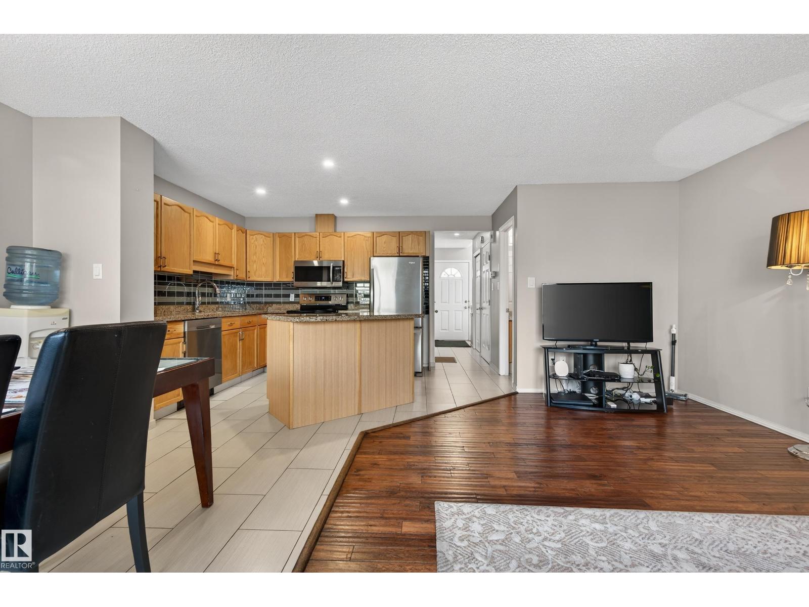 6840 159A AV NW, Edmonton