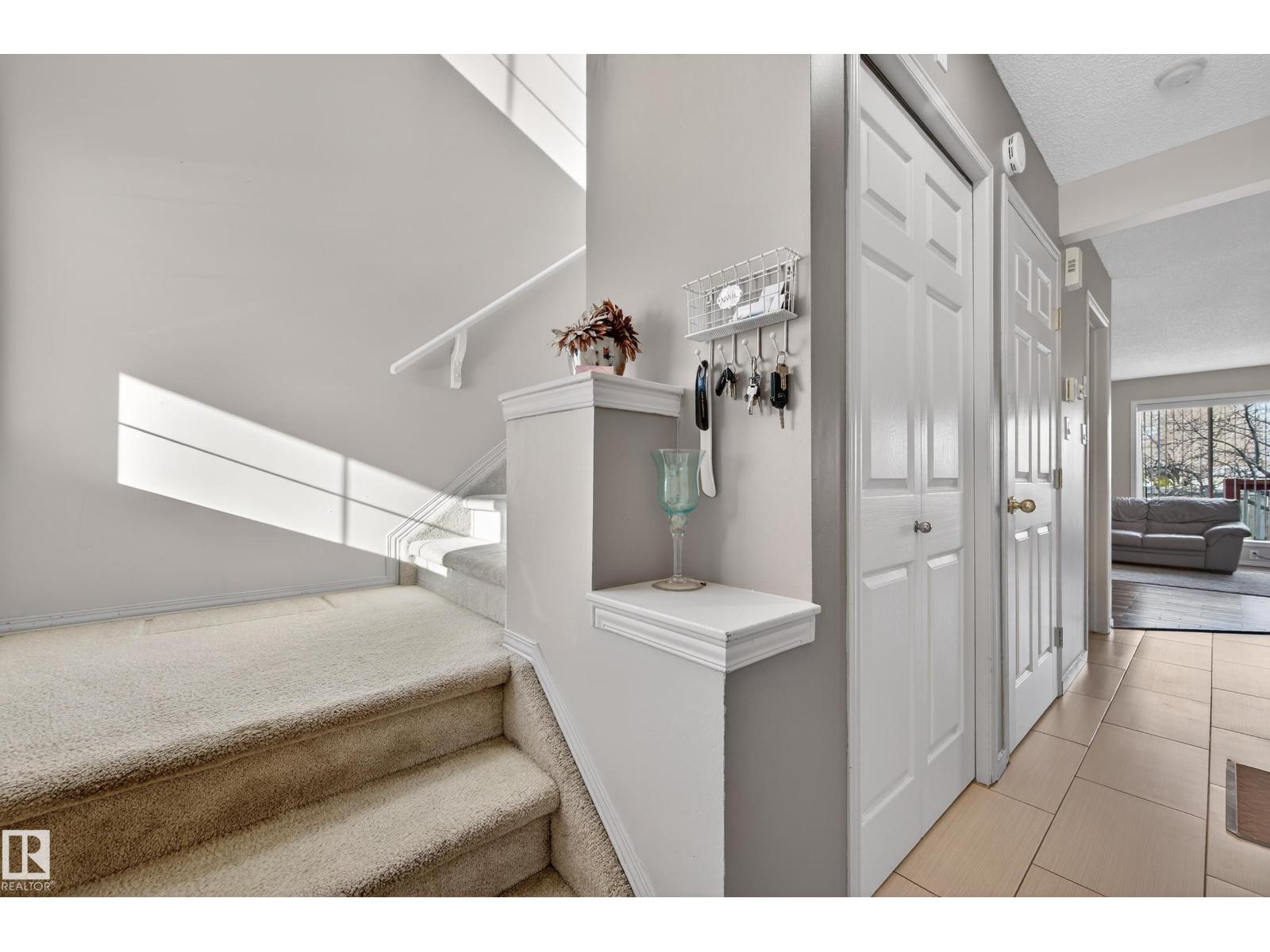 6840 159A AV NW, Edmonton