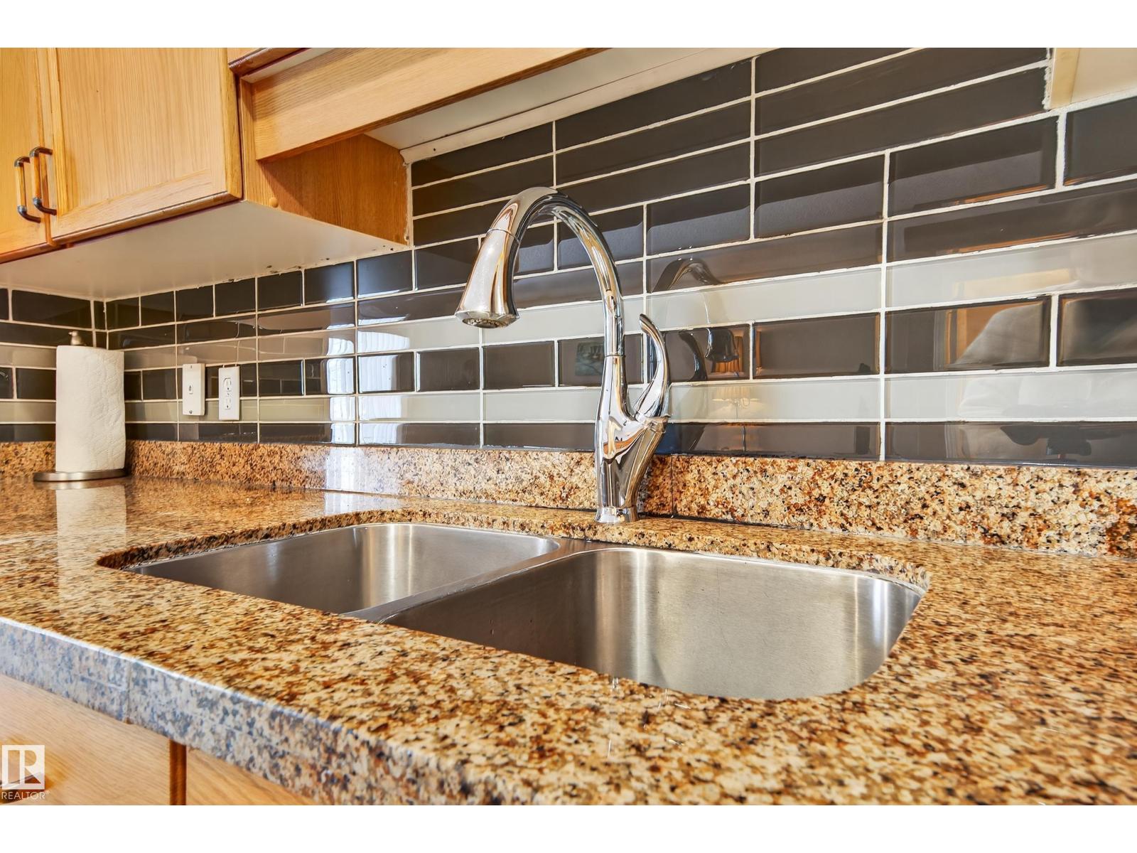 6840 159A AV NW, Edmonton