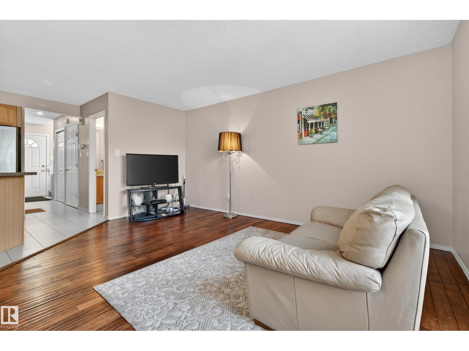 6840 159A AV NW, Edmonton