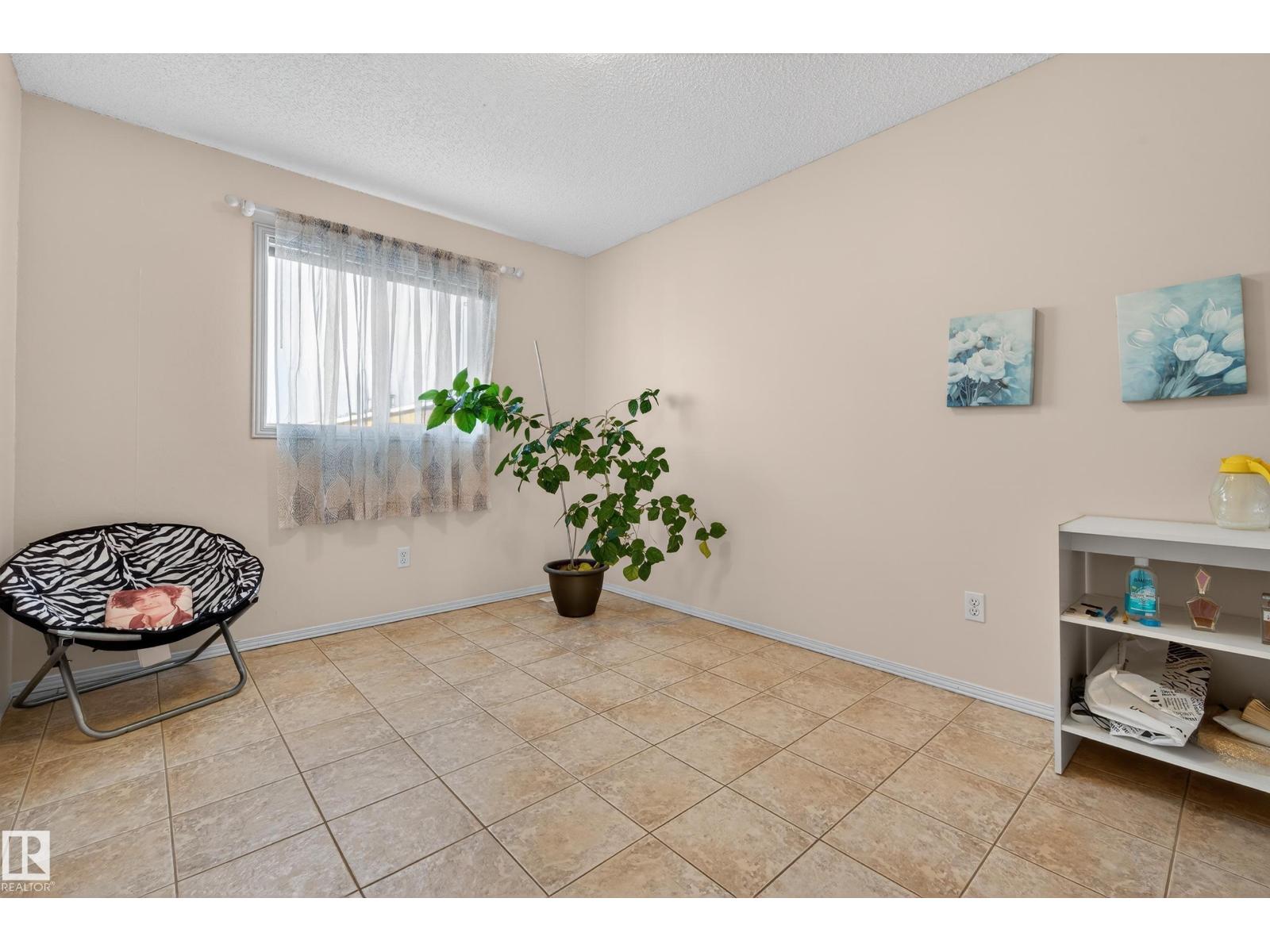 6840 159A AV NW, Edmonton