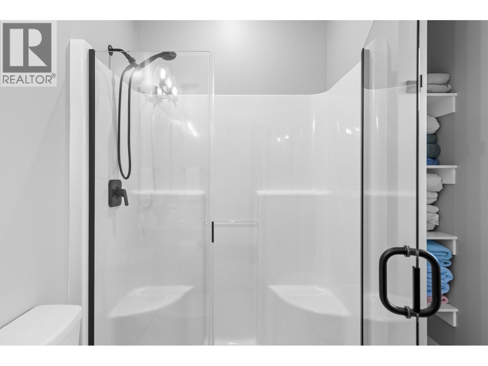  3763 St. James Drive, West Kelowna