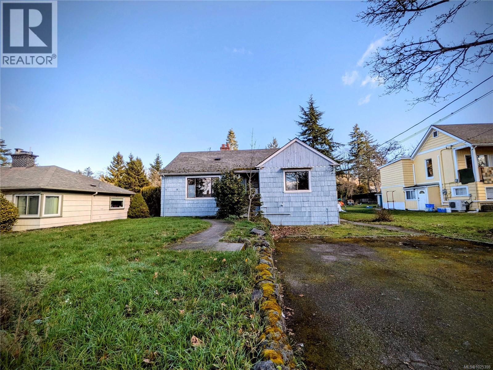  3661 Craigmillar Avenue, Saanich