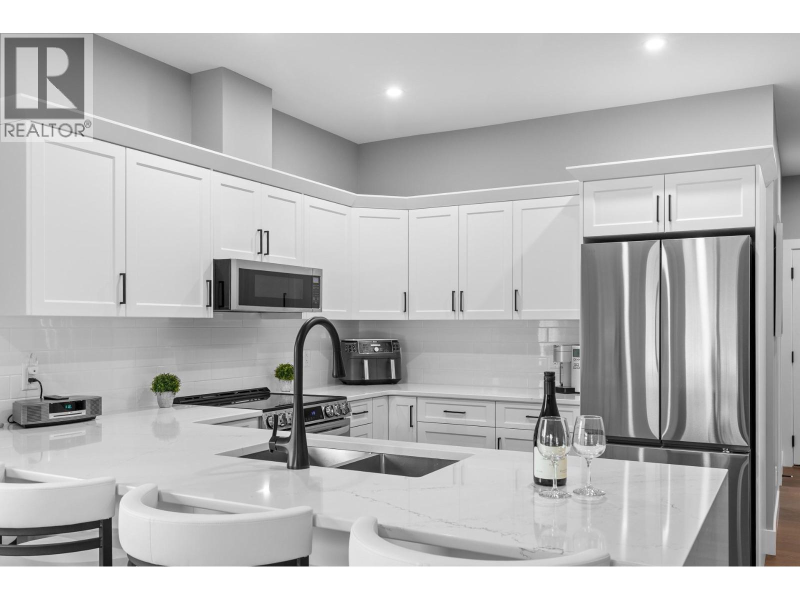  3763 St. James Drive, West Kelowna