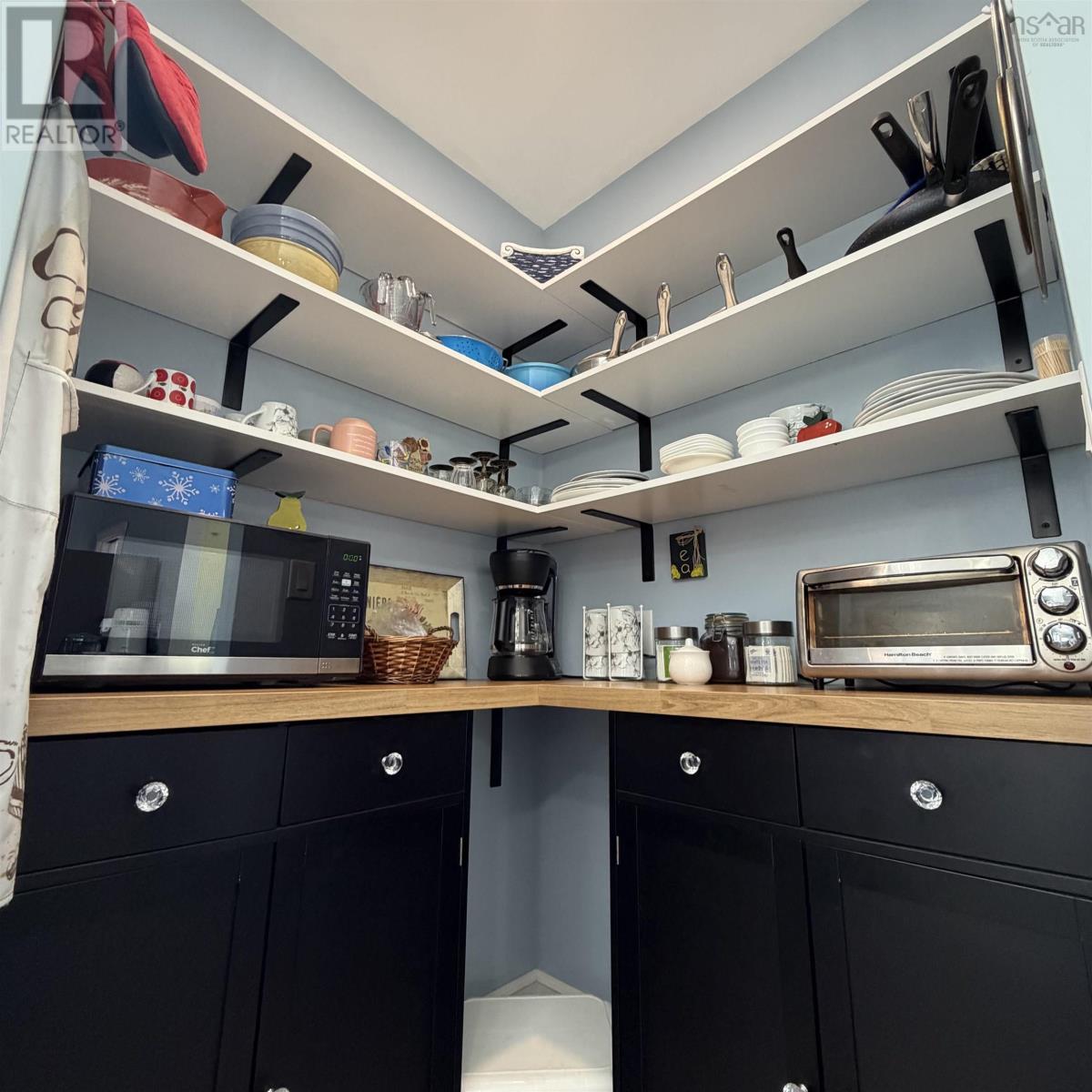 Property 33 of 50 of 99 Cross Road