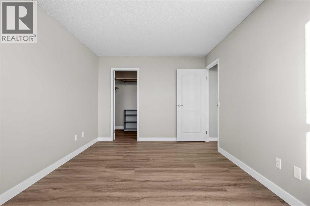 Single Family House for Sale in   Point Drive NW Point McKay Calgary 