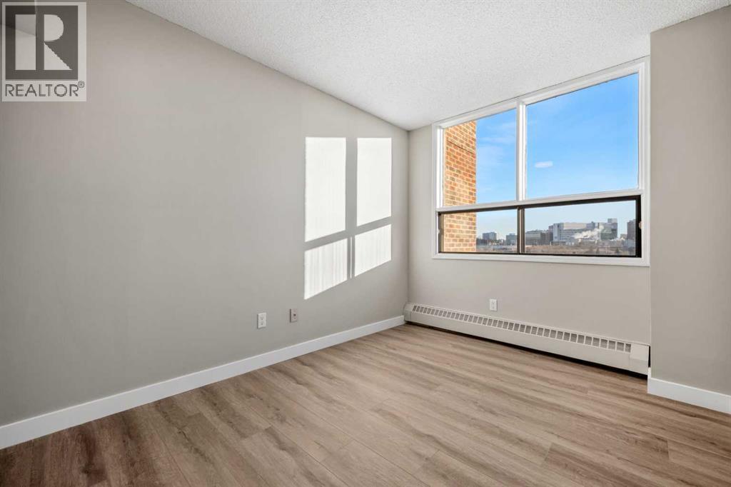 Single Family House for Sale in   Point Drive NW Point McKay Calgary 