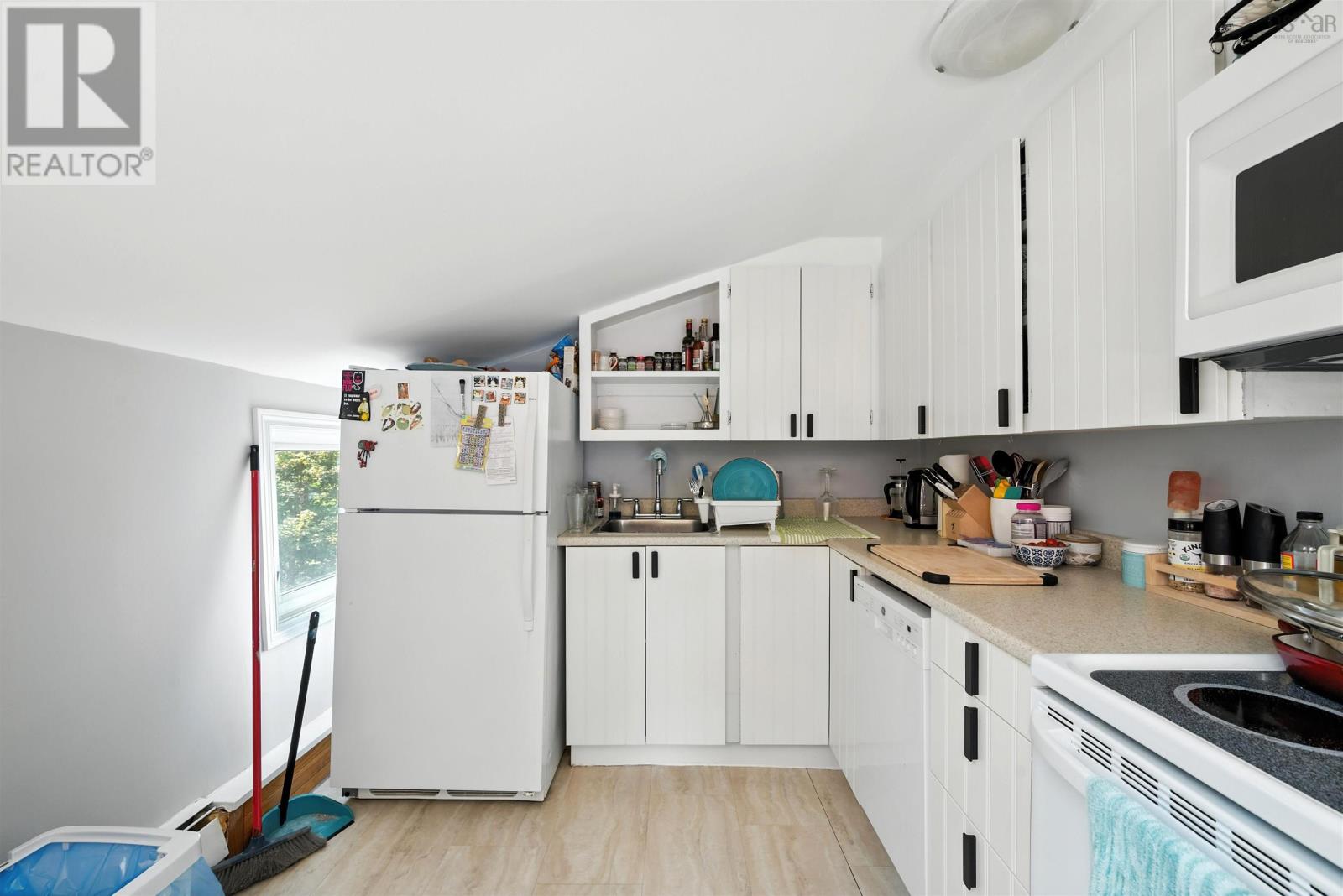 Property 29 of 49 of 5651 Macara Street