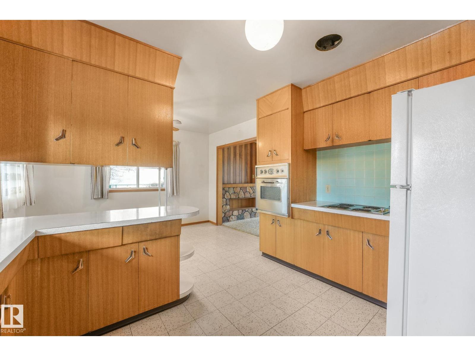 10324 42 ST NW, Edmonton