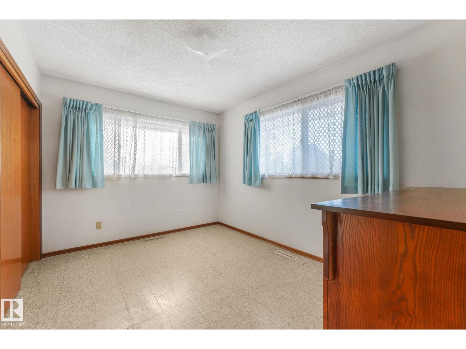 10324 42 ST NW, Edmonton