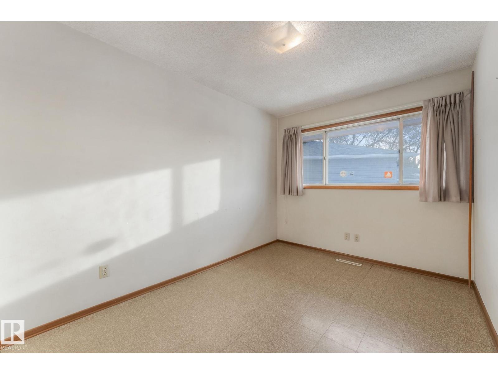 10324 42 ST NW, Edmonton