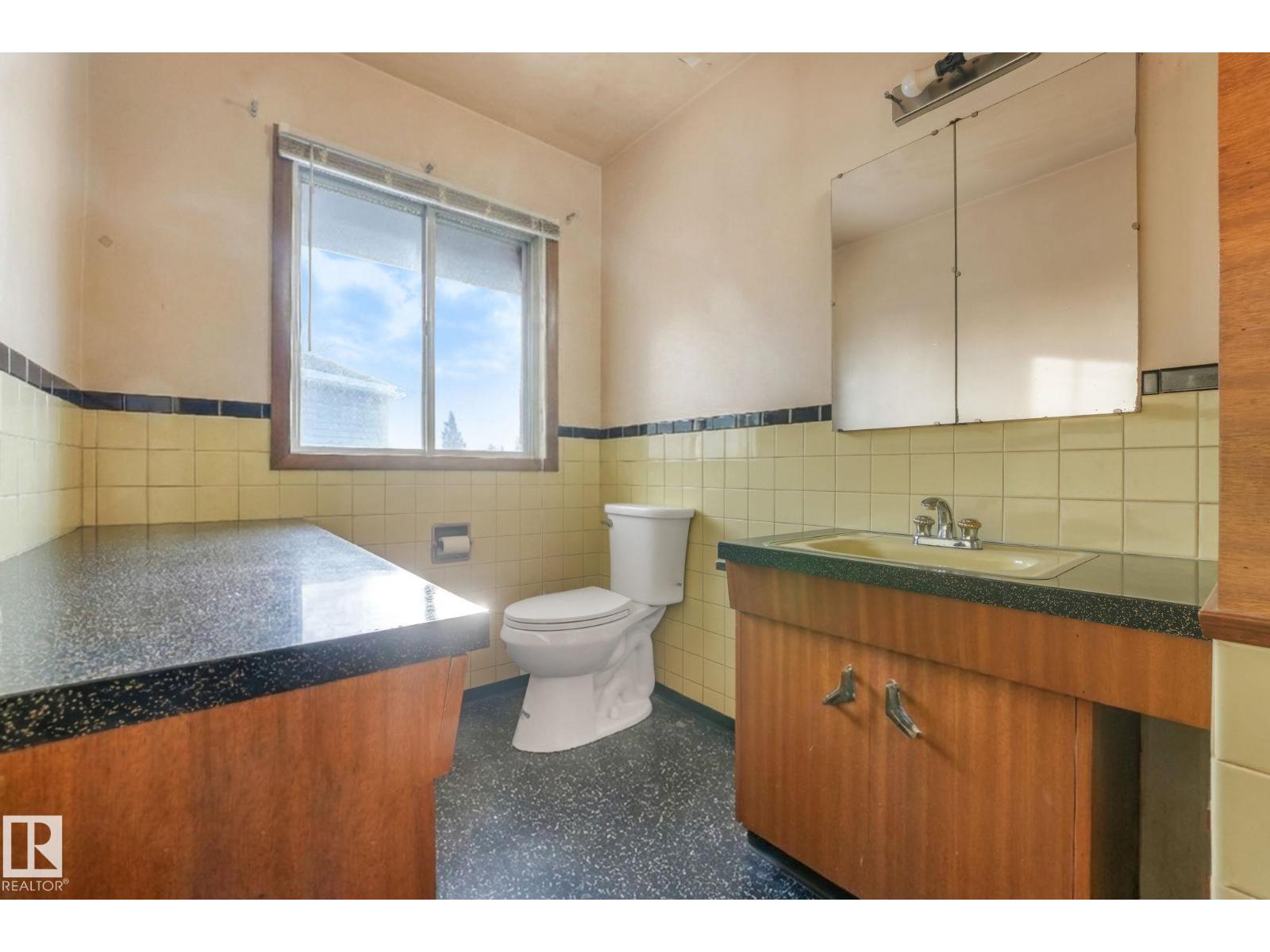 10324 42 ST NW, Edmonton