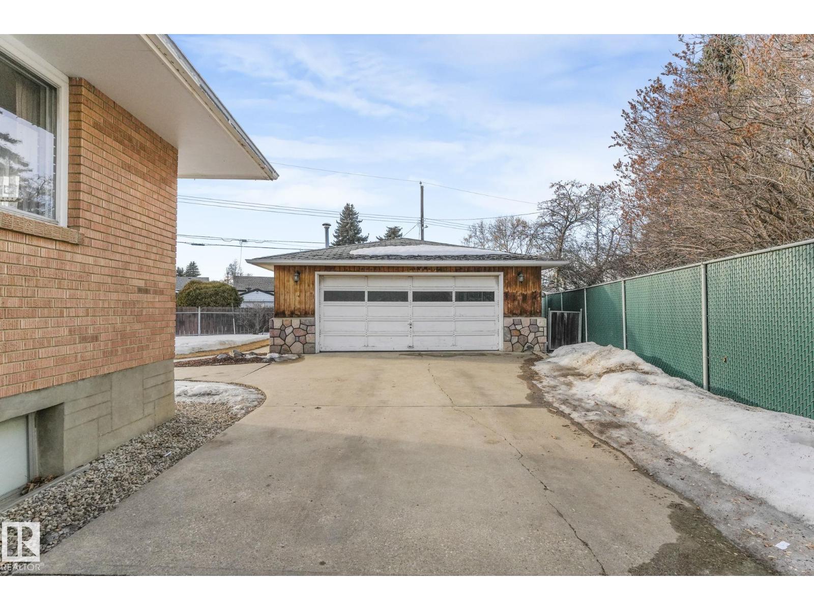 10324 42 ST NW, Edmonton