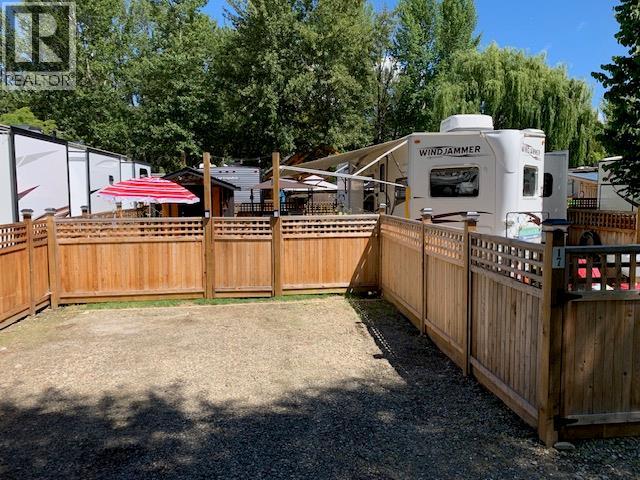 17 Osprey Lane - Photo 2 of 52, Lee Creek, British Columbia