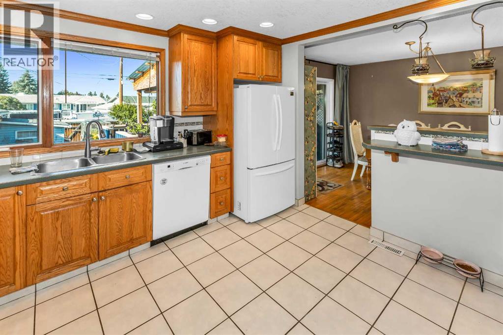 Single Family House Bi-level for Sale in  Marbrooke Circle NE Marlborough Calgary 