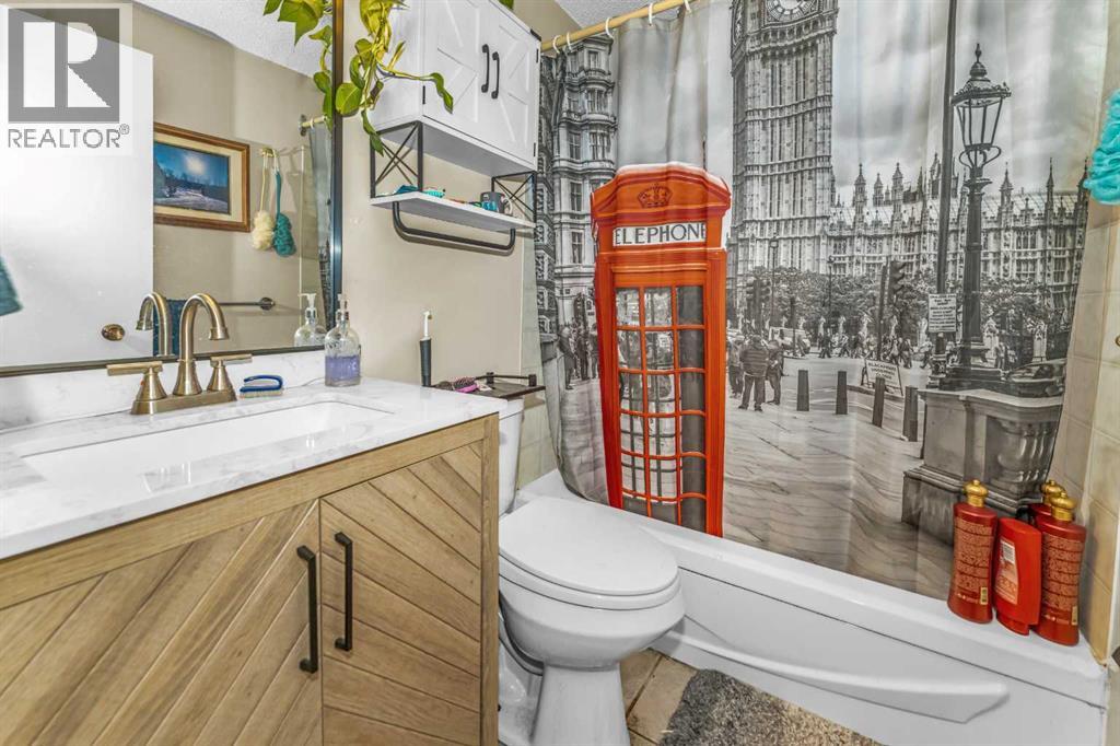 Single Family House Bi-level for Sale in  Marbrooke Circle NE Marlborough Calgary 